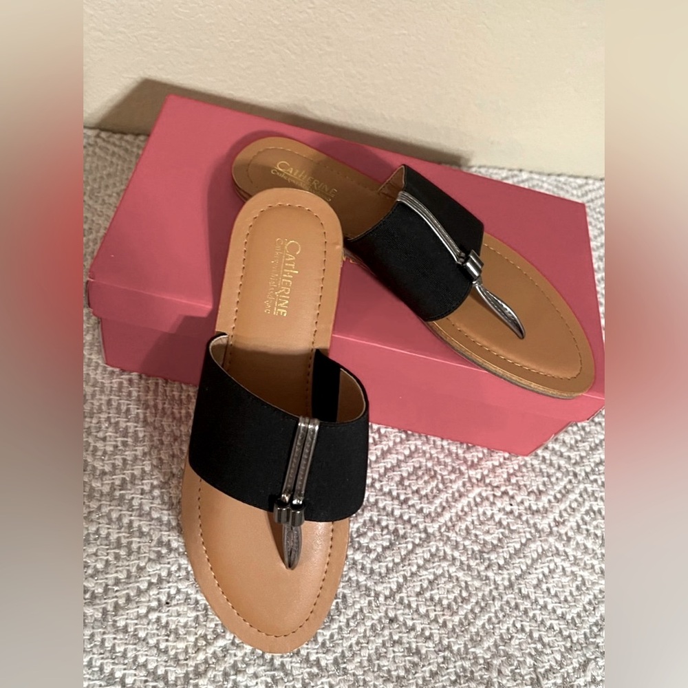 🛍️New in Box-Catherine Malandrino Black and Metallic accent sandals  - Size 7.5